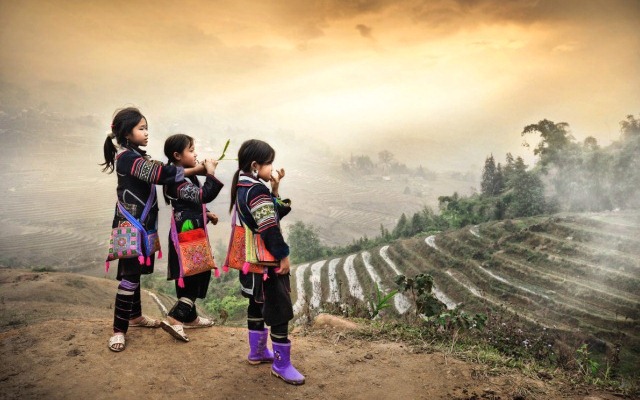 Hmong-Kinder in Sapa, Vietnam