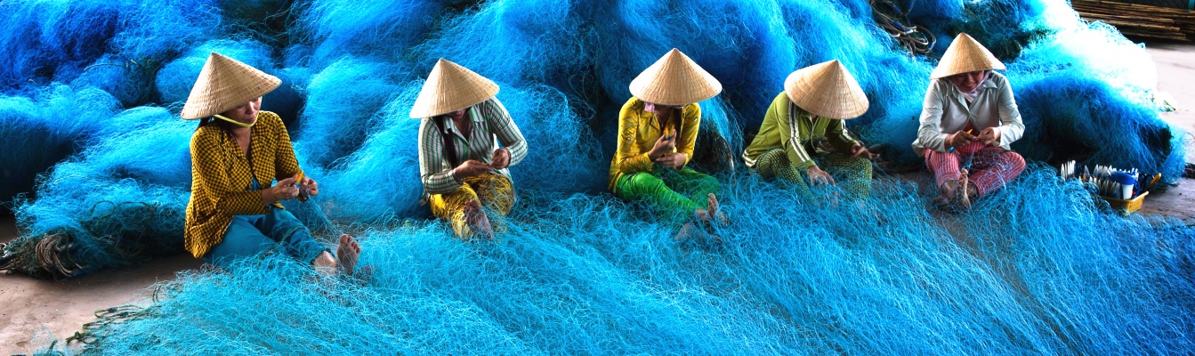 Fischnetz machen im Mekong-Delta, Vietnam