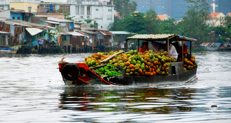 Handelsboot auf dem Markt Cai Rang, Mekong-Delta Vietnam