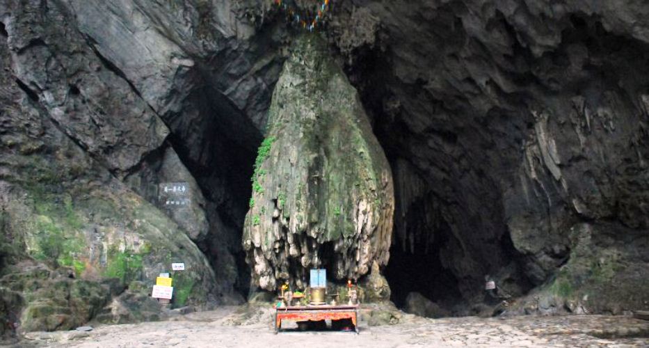 In der Höhle Huong Tich - Parfüm-Pagode