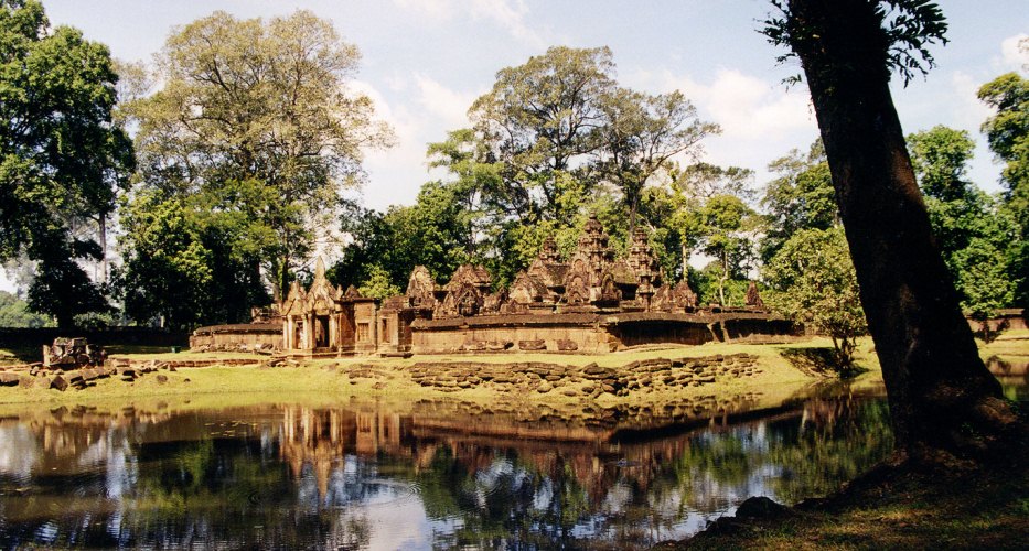 Außenseite von Banteay Srei oder Zitadelle der Frauen, Siem Reap