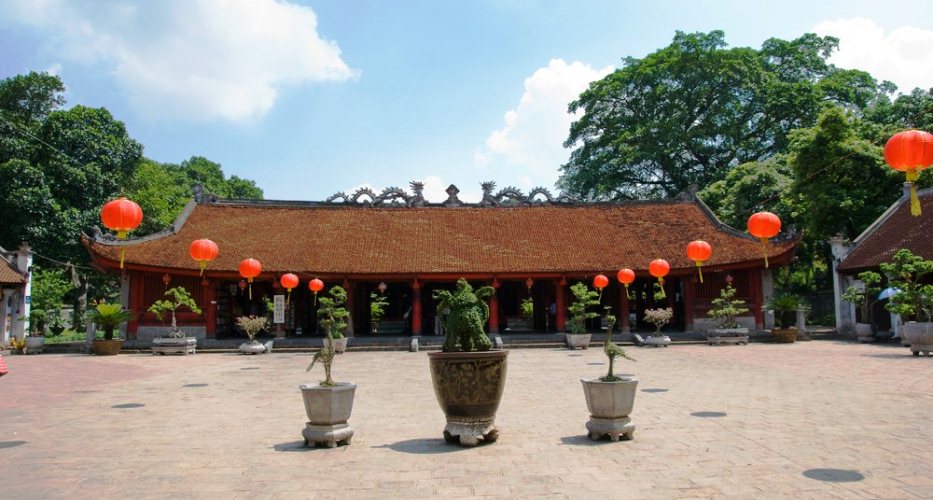 Auf dem Innenhof des Literaturtempels von Hanoi