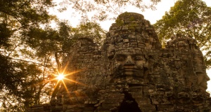Entdecken Sie das imposante Südtor Angkor Thom