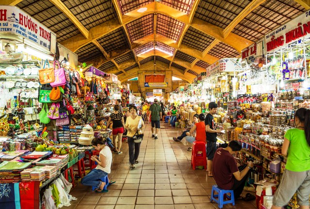 Lokales Einkaufserlebnis auf dem Markt Ben Thanh