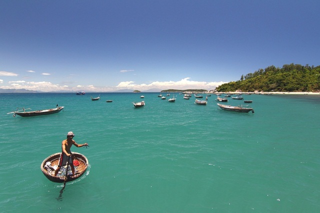 Rundboote fahren an Cham-Inseln, Hoi An