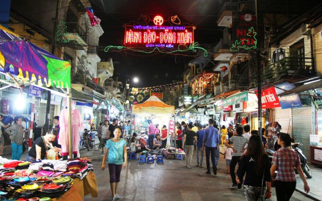 Der Nachtmarkt im Altstadtviertel Hanois