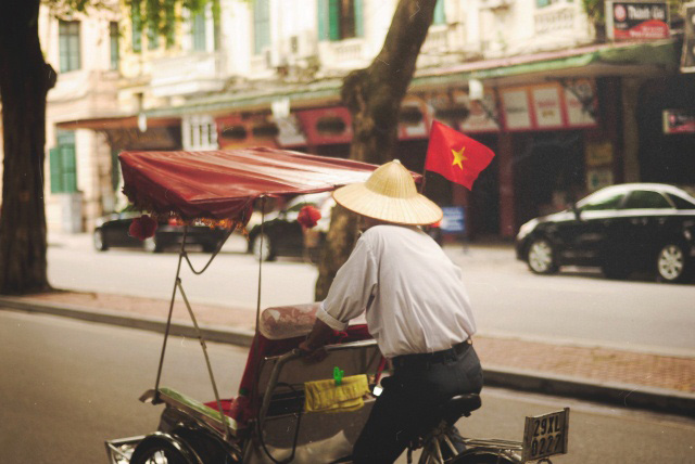 Mit der Rikscha Hanoi erkunden verspricht den Touristen viele interessante Erfahrungen