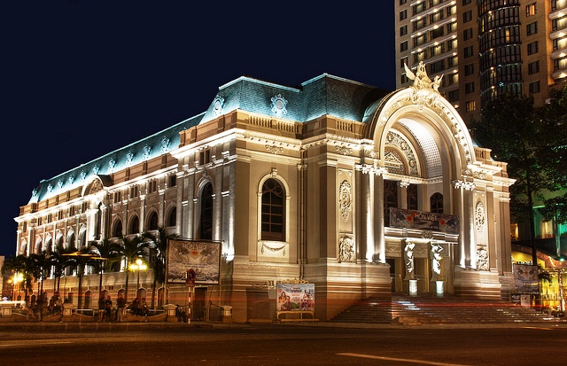 Das berühmte Opernhaus Saigons - eine weitere architektonische Meisterleistung aus der Kolonialzeit